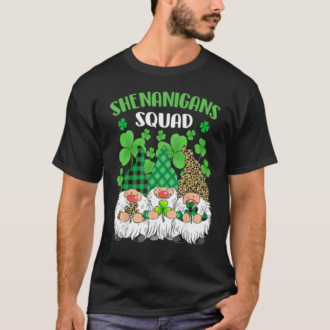 Camiseta Shenanigans Squad Dia de São Patrício Gnomos Green (Frente)