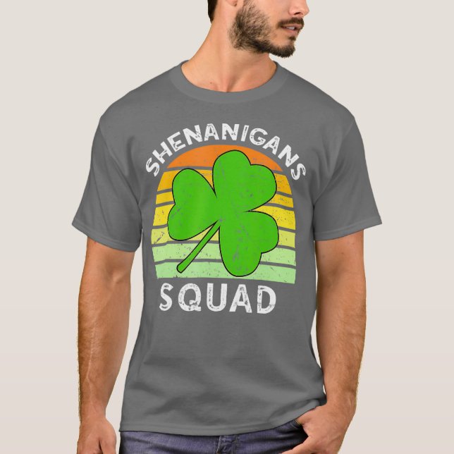 Camiseta Shenanigans Squad Matando Vintage St Patricks (Frente)