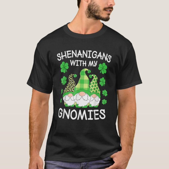 Camiseta Shenanigans With My Gnomies St Patrick's Day Gnome (Frente)