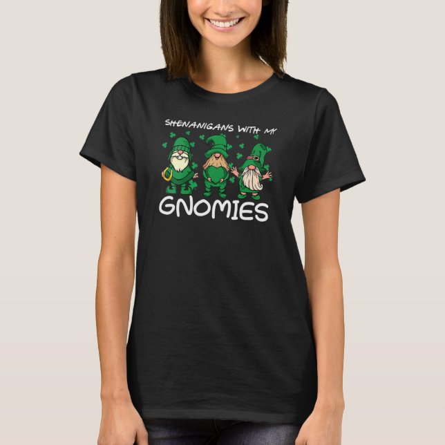 Camiseta Shenanigans With My Gnomies St Patrick's Day Shamr (Frente)