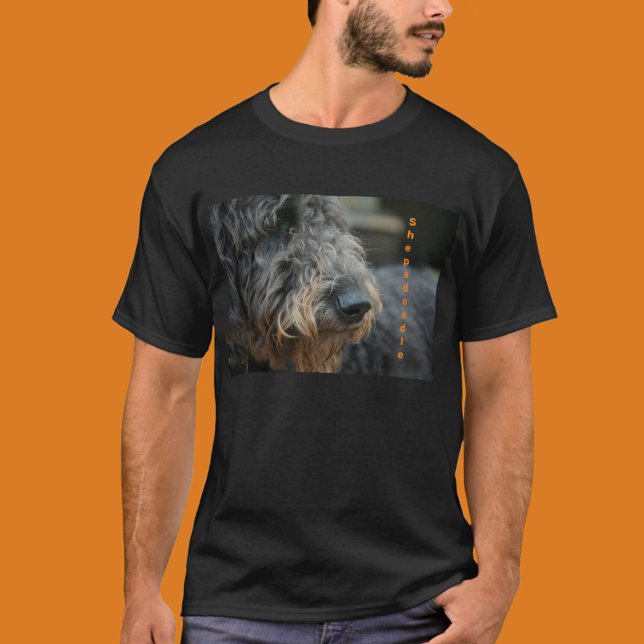 Camiseta Shepadoodle Dog Fotografia Retrato T-Shirt (Criador carregado)