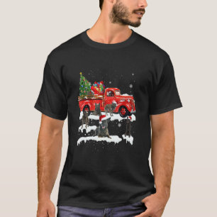 Camiseta Shepherd Neerlandês Andando no Red Truck Natal