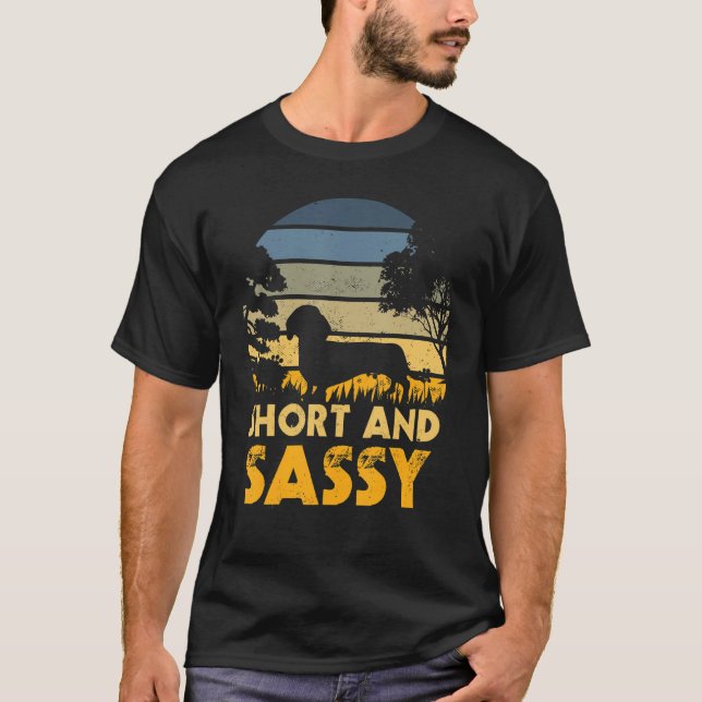 Camiseta Short And Sassy Dachshund Weiner Dog (Frente)