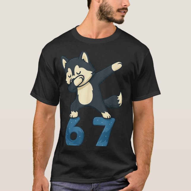 Camiseta Siberian Husky Dog Dabbing 67 Meme Six Seven Funny (Frente)