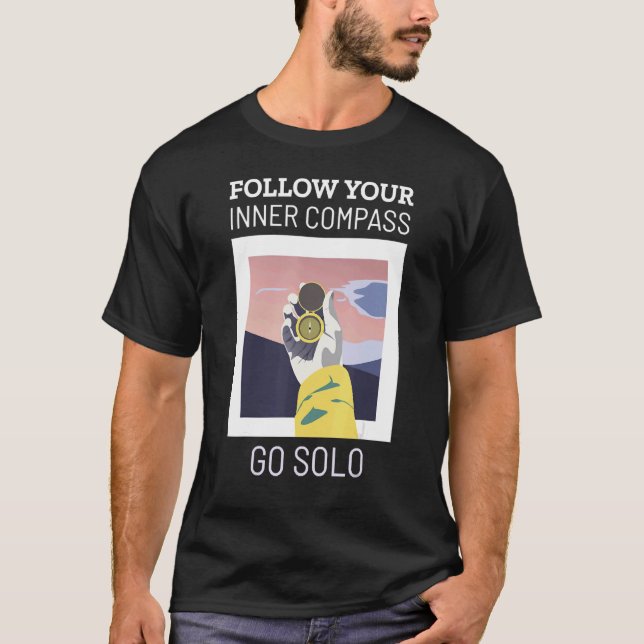 Camiseta Siga seu viajante de Solteiro Inner Compass Go Sol (Frente)