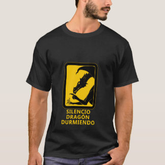 Camiseta Silencio dragón durmiendo.