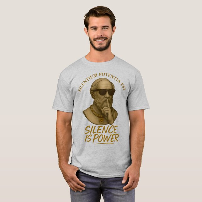 Camiseta Silentium Potentia Est – The Power of Quiet Streng (Frente Completa)