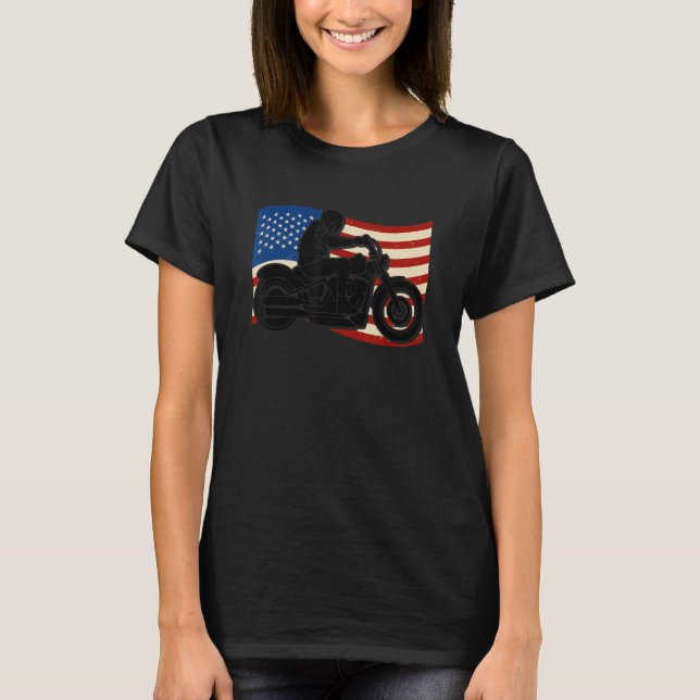 Camiseta Silhouette of a person riding a motorcycle with am (Frente)