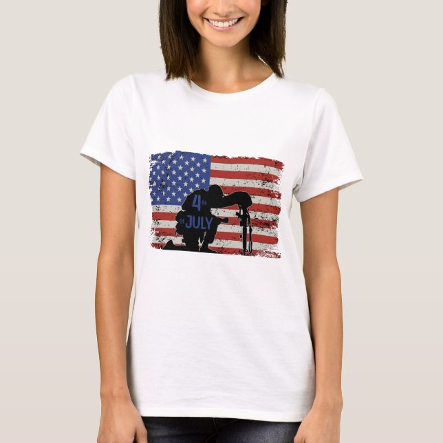 Camiseta Silhueta amassada de soldado e bandeira americana (Frente)