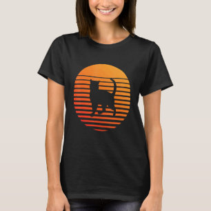 Camiseta Silhueta da Sombra de Gato em Frente a um Sol