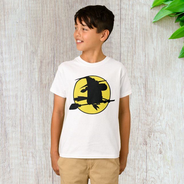 Camiseta Silhueta de Bruxa Voando em Vassoura Contra Lua Ch (Criador carregado)
