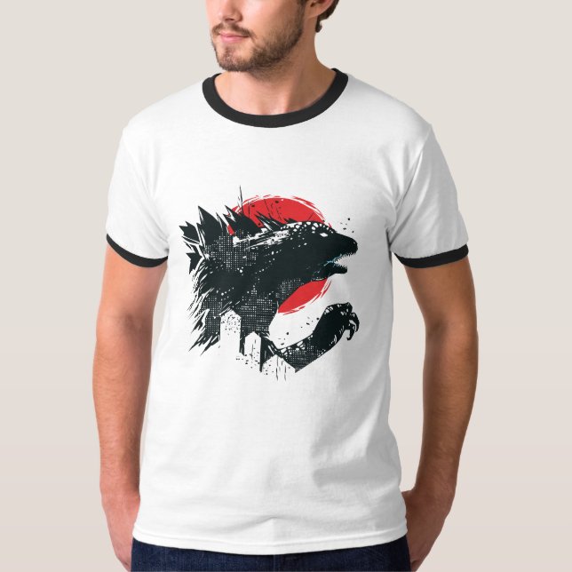 Camiseta Silhueta de Monstro Estilo Kaiju com Lua Vermelha (Frente)