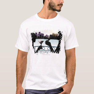 Camiseta Silhueta de um casal que brinda vidros de martini