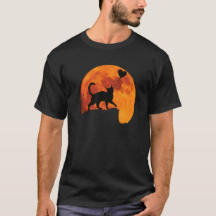 Camiseta Silhueta Gato na Lua cheia com coração. Beautifu