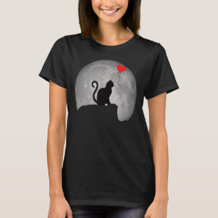 Camiseta Silhueta Gato na Lua cheia com coração. Beautifu