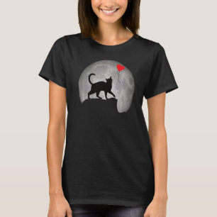 Camiseta Silhueta Gato na Lua cheia com coração. Beautifu