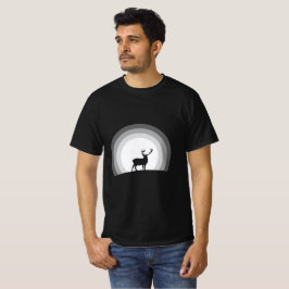 Camiseta Silhueta Majestosa de Veado sob a Luz Lunar