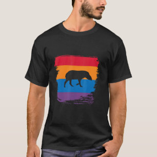 Camiseta Silhueta Sombra de Tapir com Bandeira Colorida