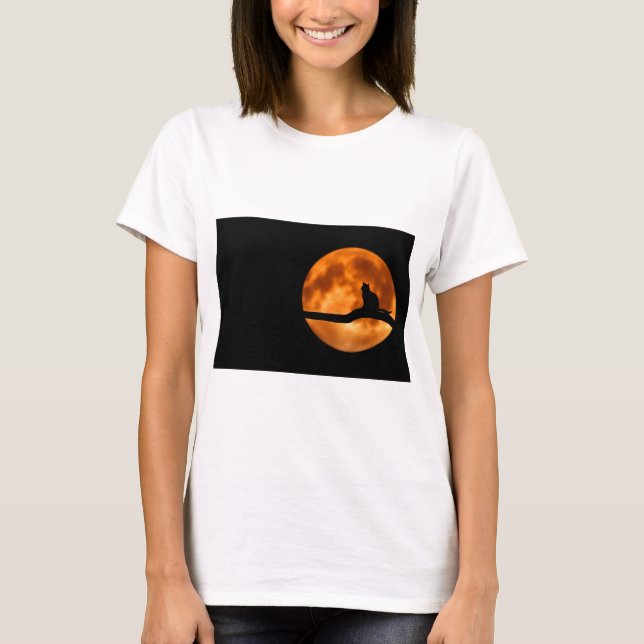 Camiseta Silhute de um Gato Negro em uma Árvore (Frente)