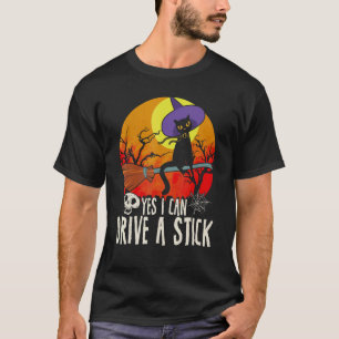 Camiseta Sim, Posso Dirigir Um Gato de Pau Bruxa Halloween