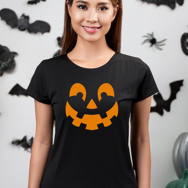 Camiseta Simples Rosto de Pumpkin Laranja Silhoueen Hallowe (Please note: This image is a digital mockup.)