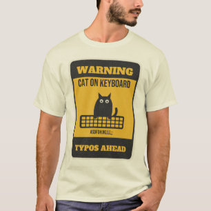 Camiseta Sinal de aviso de gato no teclado com erros de dig