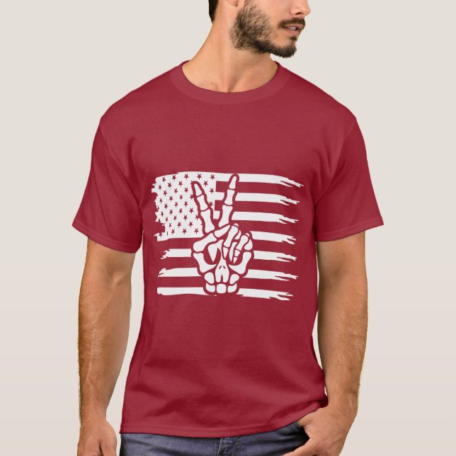 Camiseta Sinal de Paz Mão de Esqueleto de Bandeira American (Frente)