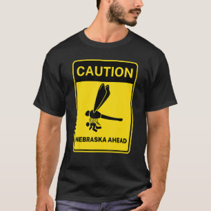 Camiseta Sinal de Rua de Cuidado Nebraska à Frente Meme Ale