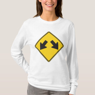 Camiseta Sinal de Trânsito de Advertência com Duas Setas pa