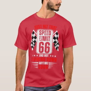 Camiseta Sinal de velocidade de aniversário 66 anos Engraça