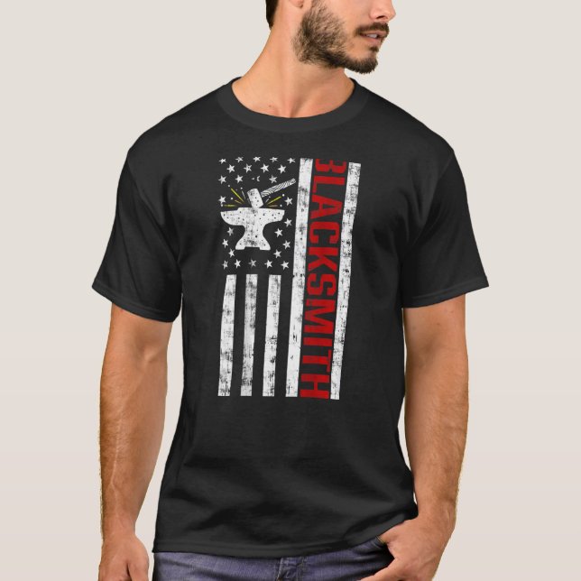 Camiseta Sinalizador Retro-Americano Forjado Faca BlacksmiF (Frente)
