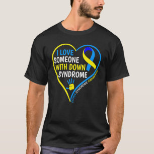 Camiseta Sindroma Amo Alguém Com Sentido Baixo