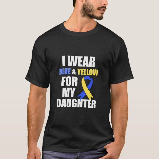 Camiseta Síndrome Abaixo Eu Visto Amarelo Azul Para Minha F (Frente)