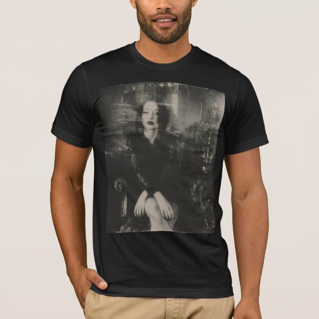 Camiseta Sins of Solitude — Gothic Fine Art (Frente)