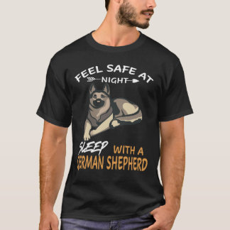 Camiseta Sinta-se Seguro à Noite Durma Com Um Cão Pastor Al