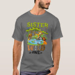 Camiseta Sister Of The Wild One Zoo Birthday Woodland Anima<br><div class="desc">Sister of the Wild One Zoo Woodland Animals Birthday Party T Shirt featuring a the phrase Sister of the Wild One with a foxes squirrels beavers and deer. kids and toddlers Zoo themed birthday party family. Sister Birthday Crew Sister Of The Birthday This Funny Woodland Wild Birthday Boy Party top...</div>