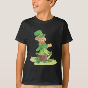 Camiseta Sitting Leprechaun