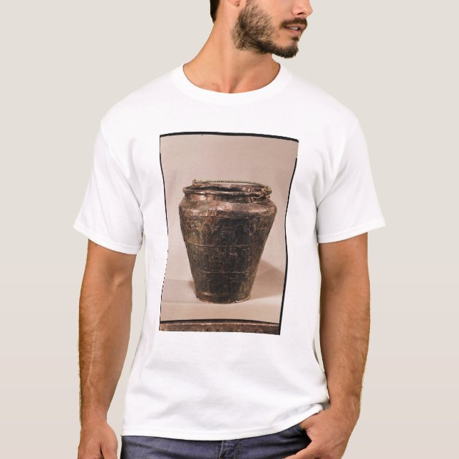 Camiseta Situla com três bandas decorativas do repousse (Frente)