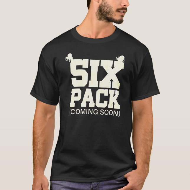 Camiseta Six Pack Coming Soon Tee 💪😂 (Frente)