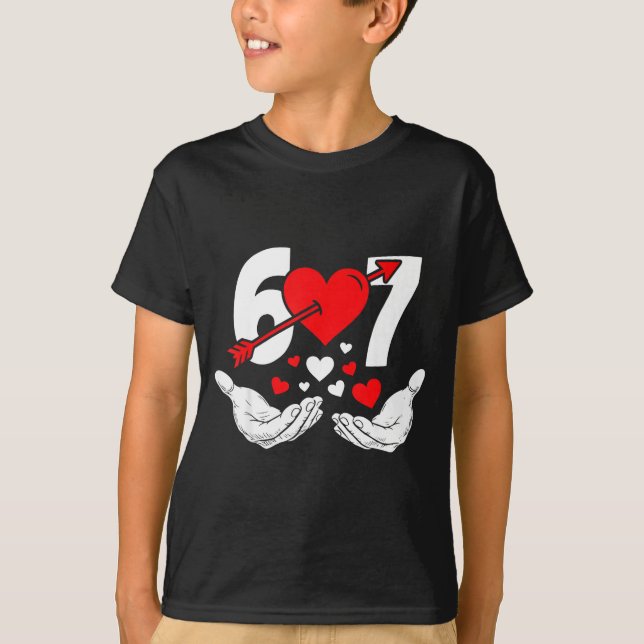 Camiseta Six Seven 67 6 7 Kids 67 Meme Hands Funny Valentin (Frente)