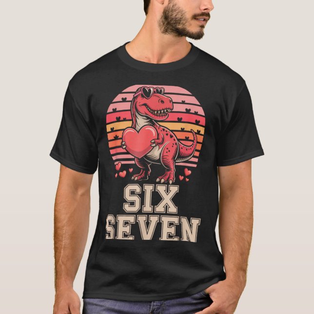 Camiseta Six Seven Valentine’s Day Dinosaur T-rex For Kids  (Frente)