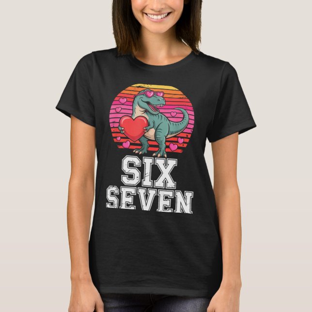 Camiseta Six Seven Valentine’s Day Dinosaur T-rex For Kids  (Frente)