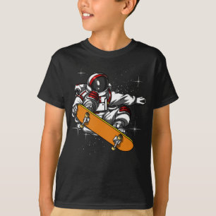 Camiseta Skateboarding do patinador do astronauta do espaç