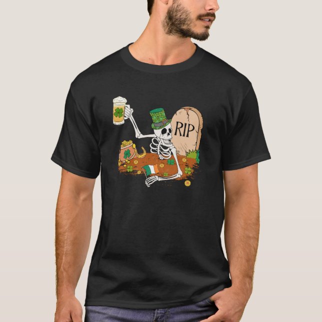 Camiseta Skeleton Drinking Beer St Patricks Day Leprechaun  (Frente)