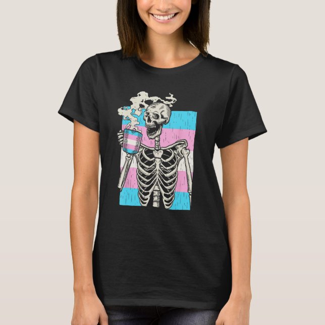 Camiseta Skeleton Drinking Coffee LGBT Q Transgender Pride  (Frente)