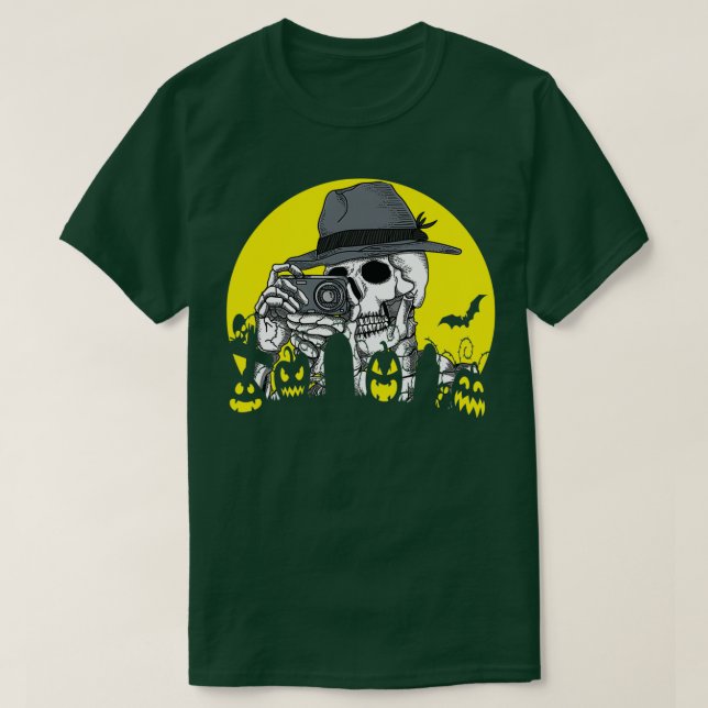 Camiseta Skeleton Fotografa Fumaça de Halloween Moo (Frente do Design)