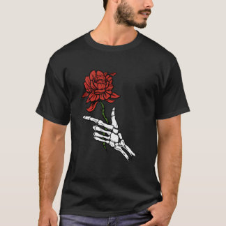 Camiseta Skeleton Hand Holding A Red Rose