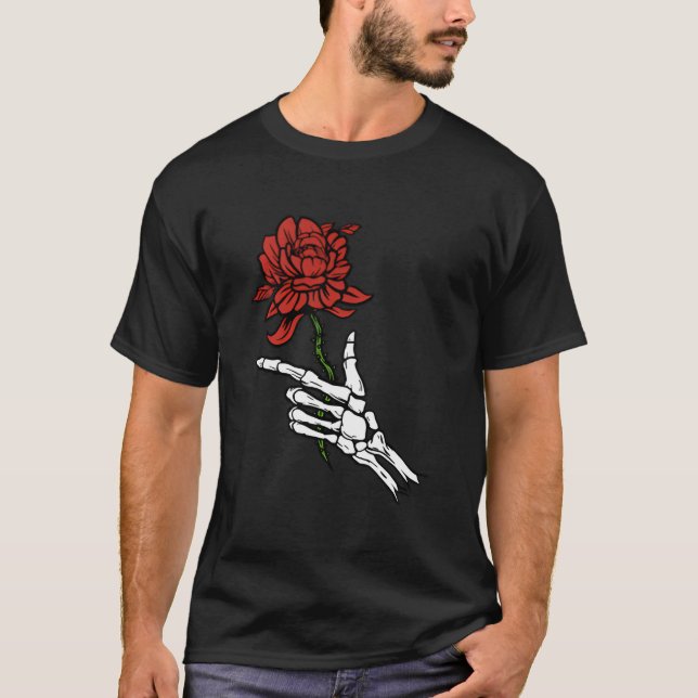 Camiseta Skeleton Hand Holding A Red Rose (Frente)