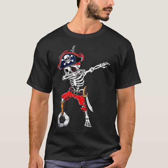 Camiseta Skeleton Pirate &amp; Soccer Ball Halloween Costum (Frente)
