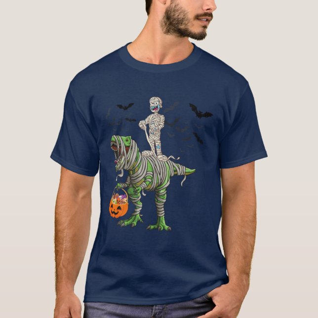 Camiseta Skeleton Riding Mummy Dinosaur Rex Halloween Engra (Frente)